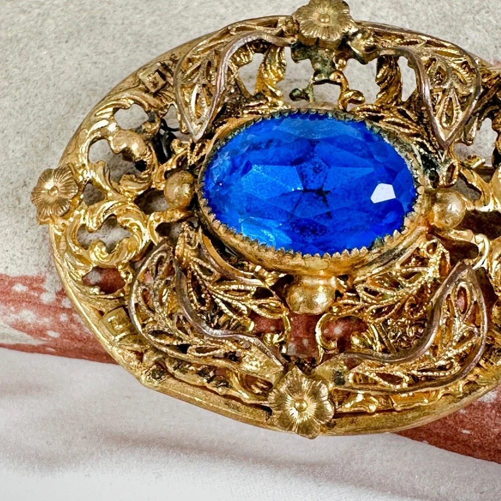 Vintage Gold Tone Filigree Brooch Pin Large Blue Cabochon Stone‎ w/ Patina